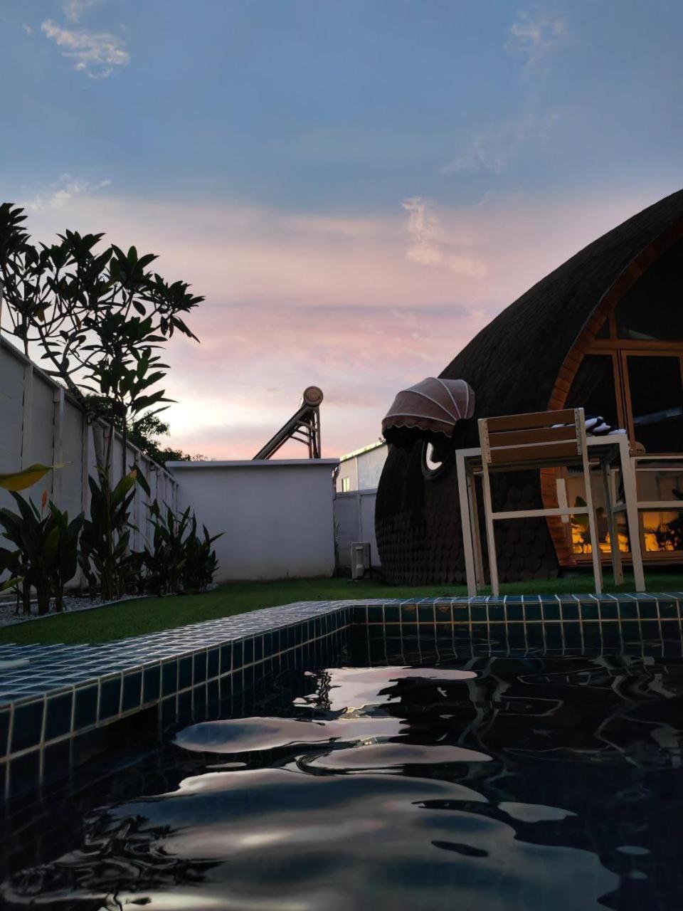 Found Mansion Hotell Pantai Cenang  Exteriör bild