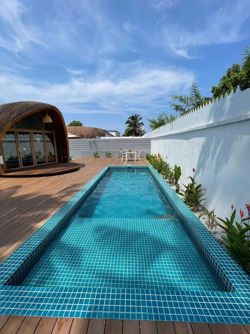 Found Mansion Hotell Pantai Cenang  Exteriör bild