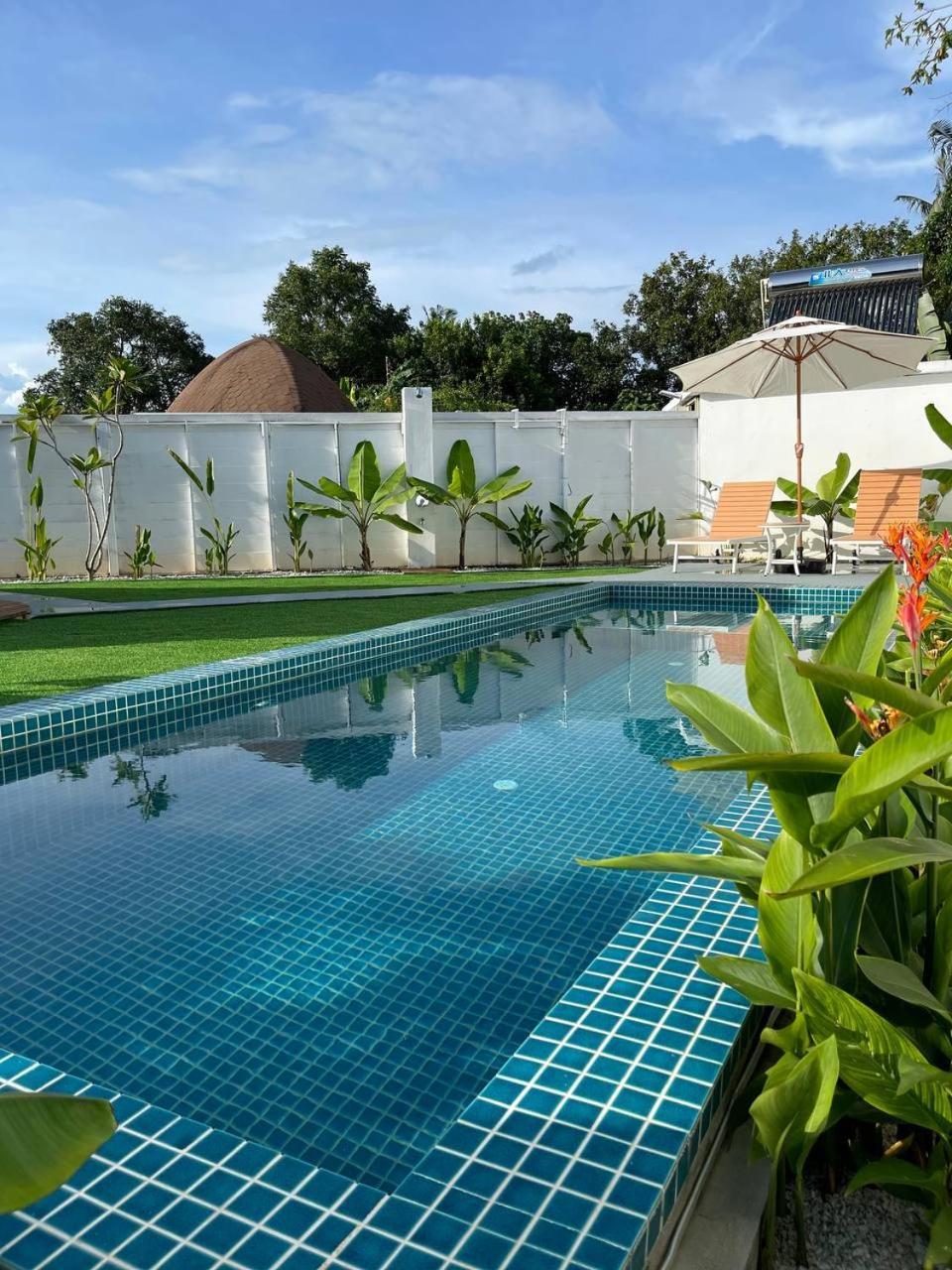 Found Mansion Hotell Pantai Cenang  Exteriör bild