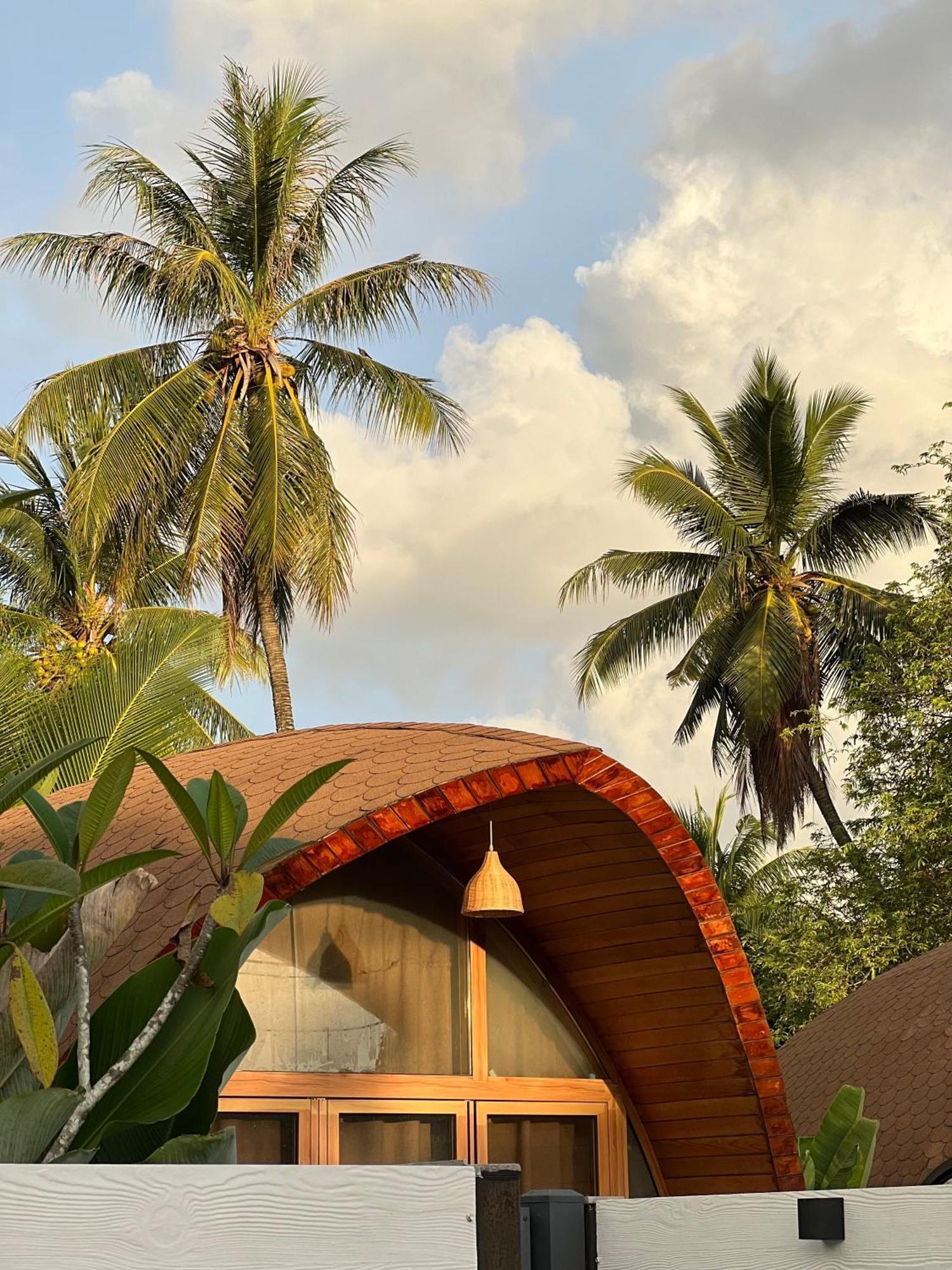 Found Mansion Hotell Pantai Cenang  Exteriör bild