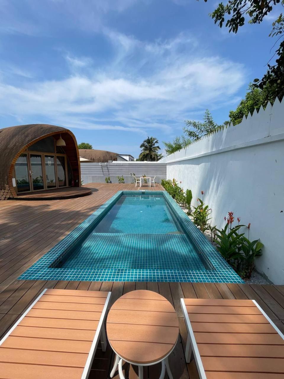 Found Mansion Hotell Pantai Cenang  Exteriör bild