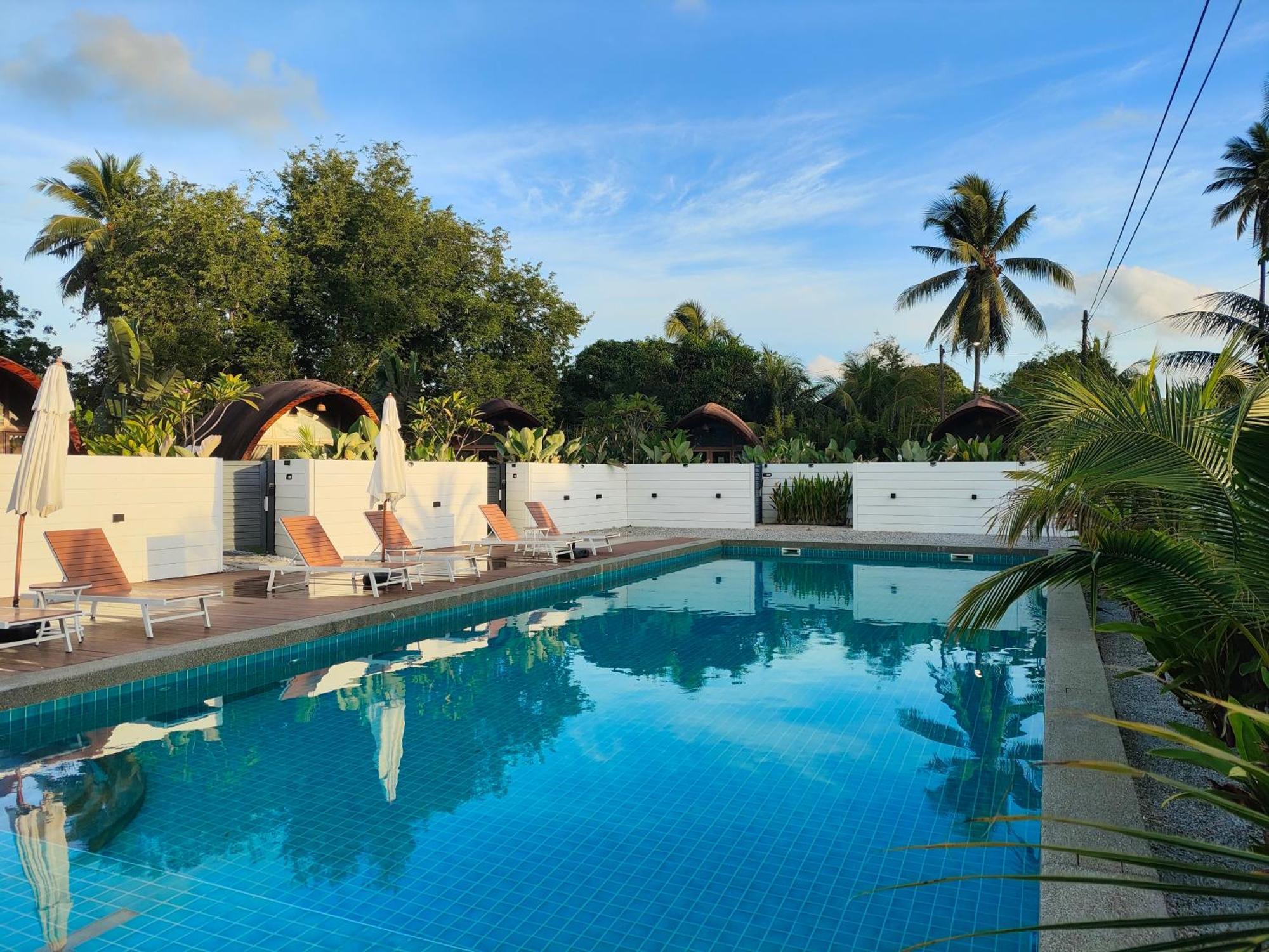 Found Mansion Hotell Pantai Cenang  Exteriör bild