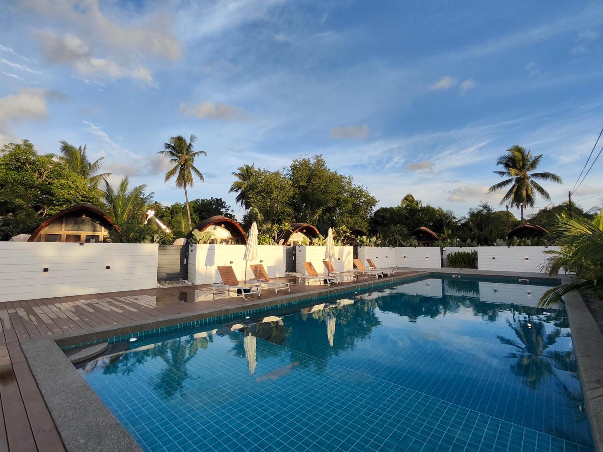 Found Mansion Hotell Pantai Cenang  Exteriör bild
